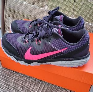 Womens Nike Juniper Trail size 7